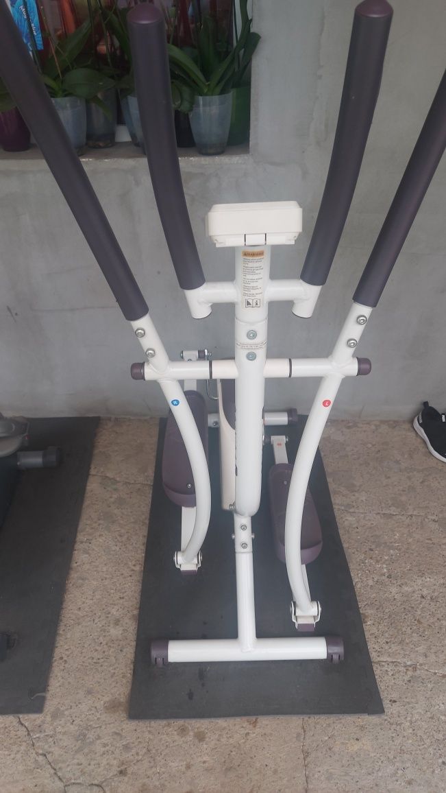 Bicicleta fitness și stepper vertical