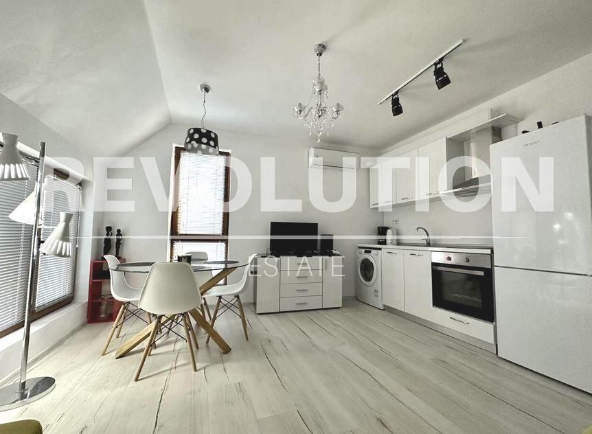 Двустаен апартамент в района на Колхозен пазар!