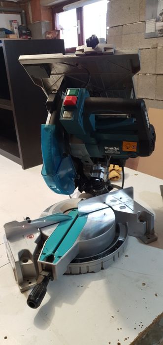 Fierastrau 2 in 1 Makita LH 1201 FL