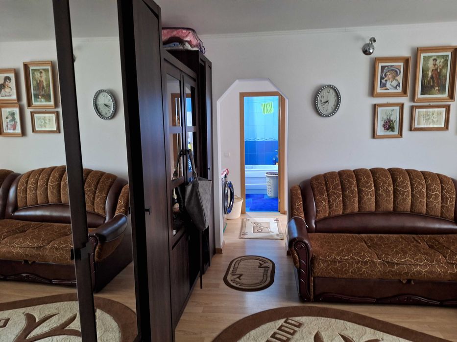 Închiriez apartament