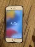 iPhone 8 - златен (с подарък калъфчета)