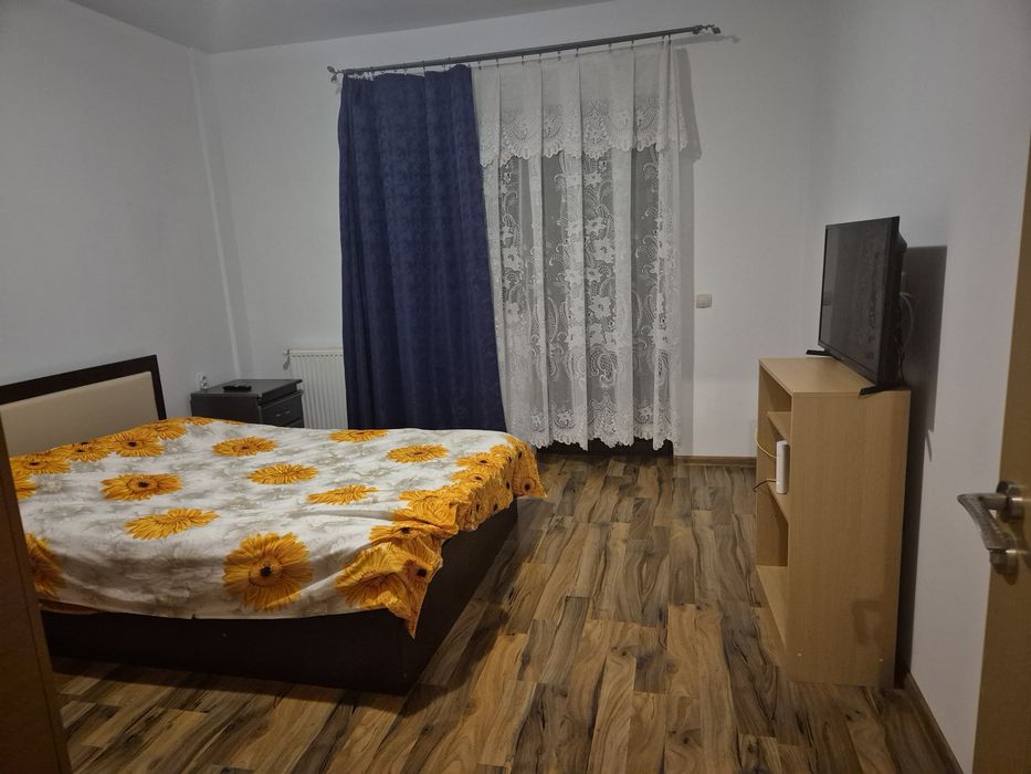 Persoana fizica, vand apartament spatios si luminos, proaspat zugravit