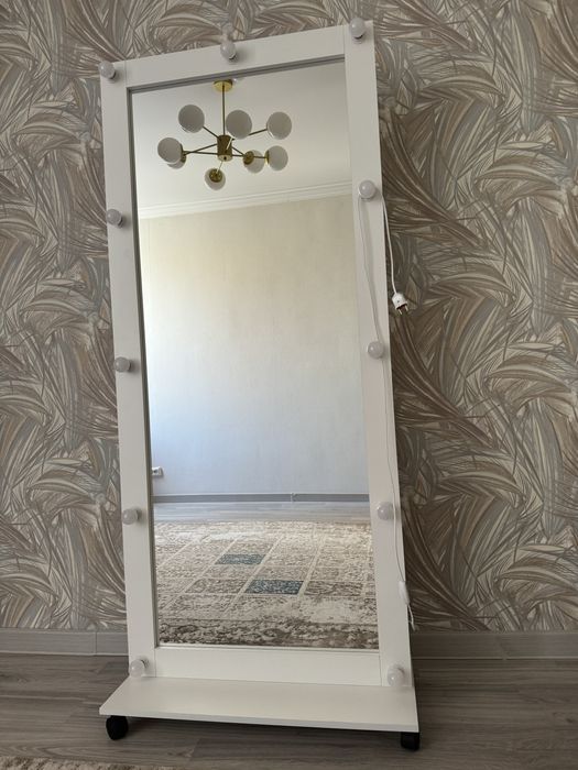 Зеркало с подсветкой