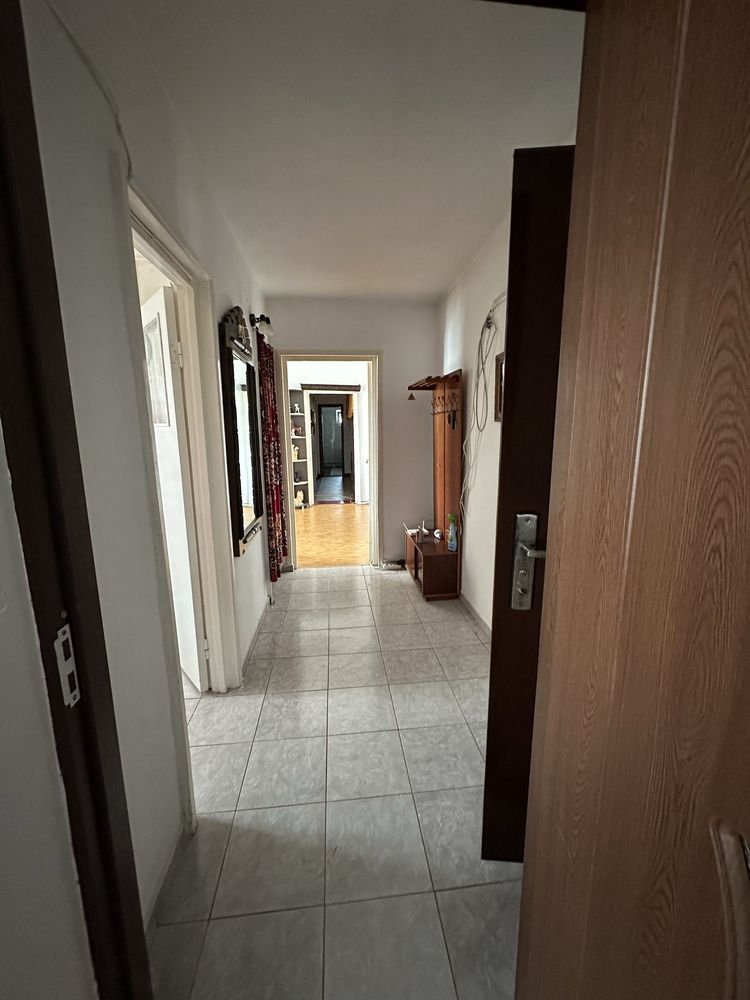 Apartament 4 camere, etaj 4, Motru