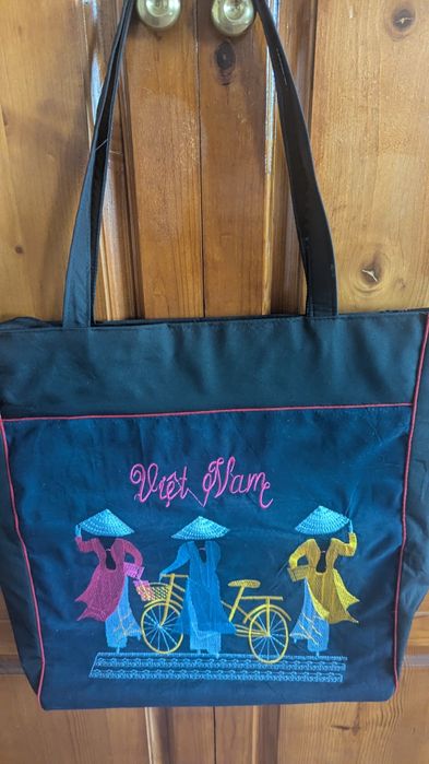 Дамски копринени чанти