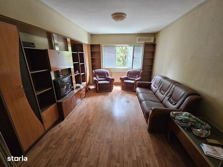 Vand ap cu 3 camere zona Posta 4