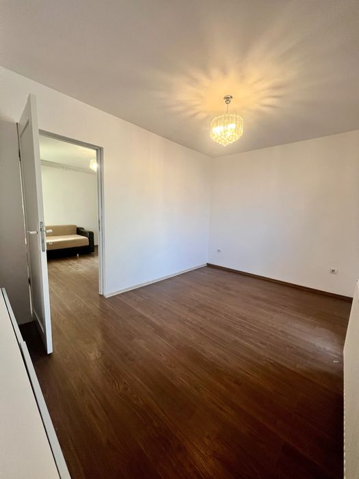 Medias 3 camere – Central – Terasă 15 m² – Parcare inclusă