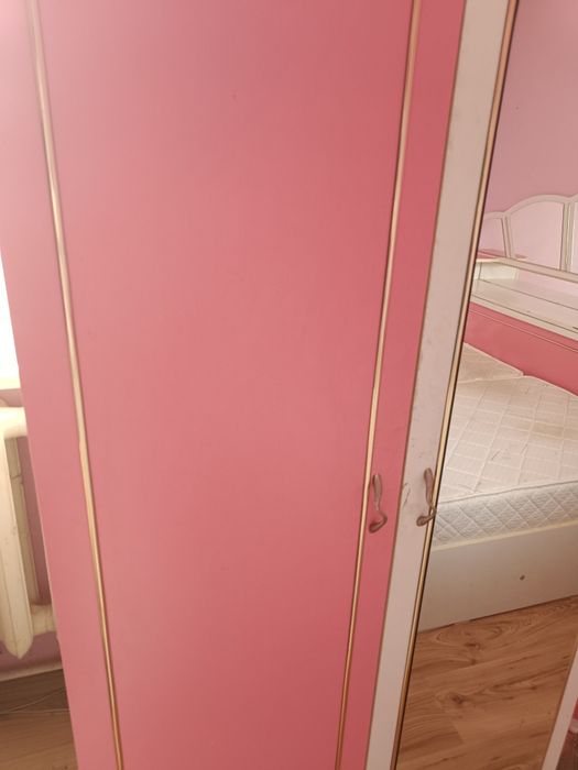 Продава  Спалня  с огледала