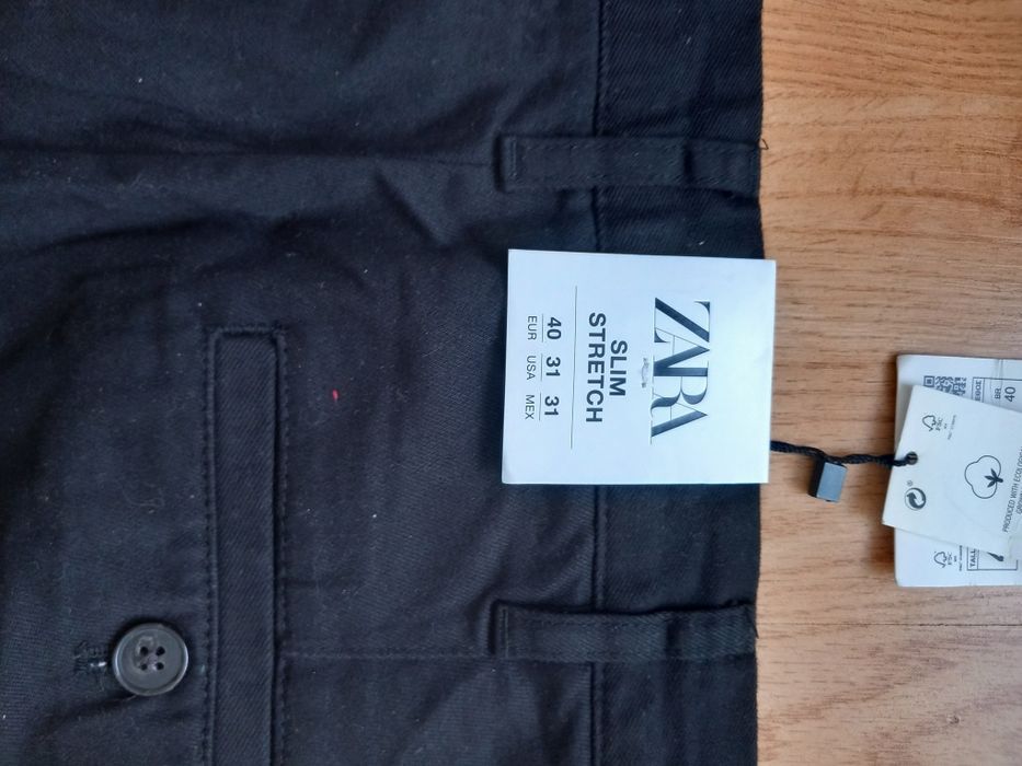 Pantaloni bărbați zara