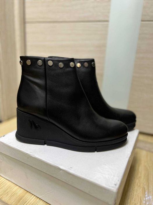 Женская обувь сапоги