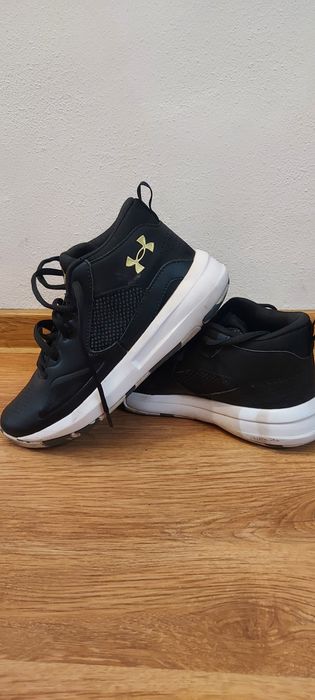 Adidasi under armour 35