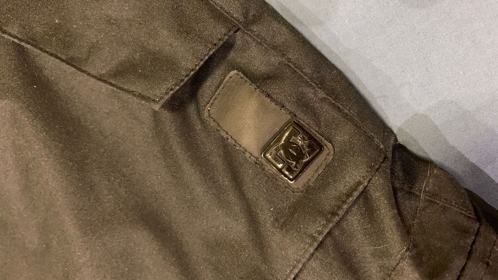 Сноуборд панталони DC – размер L, водоустойчиви, цена 30 лв