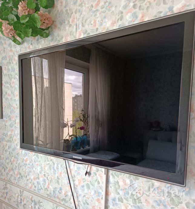 Телевизор 40 дюймов , без смарт , отау тв в комплекте