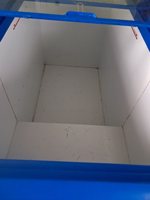 Lada frigorifica cu sticla 300l