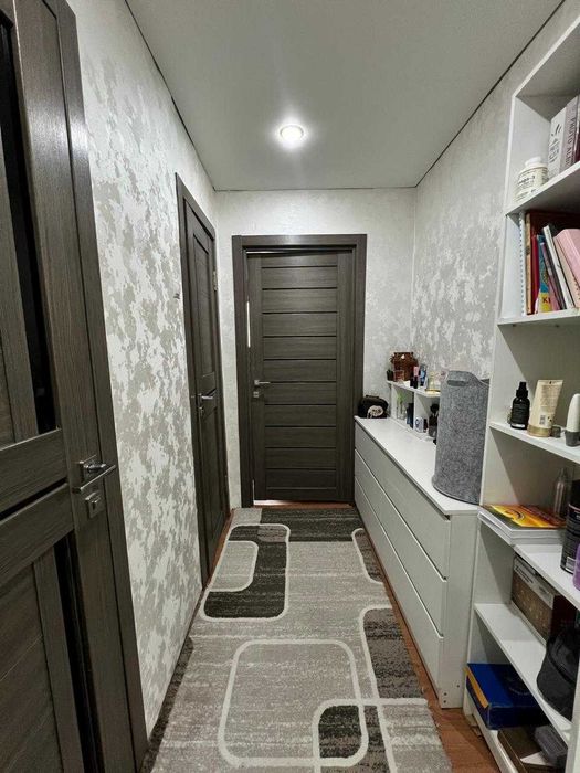 Продам 3 комн. кв., в 19-м мкрн.