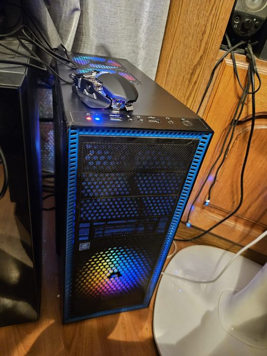 Vând Pc de gaming stare bună de funcționare placa video de 4 gb