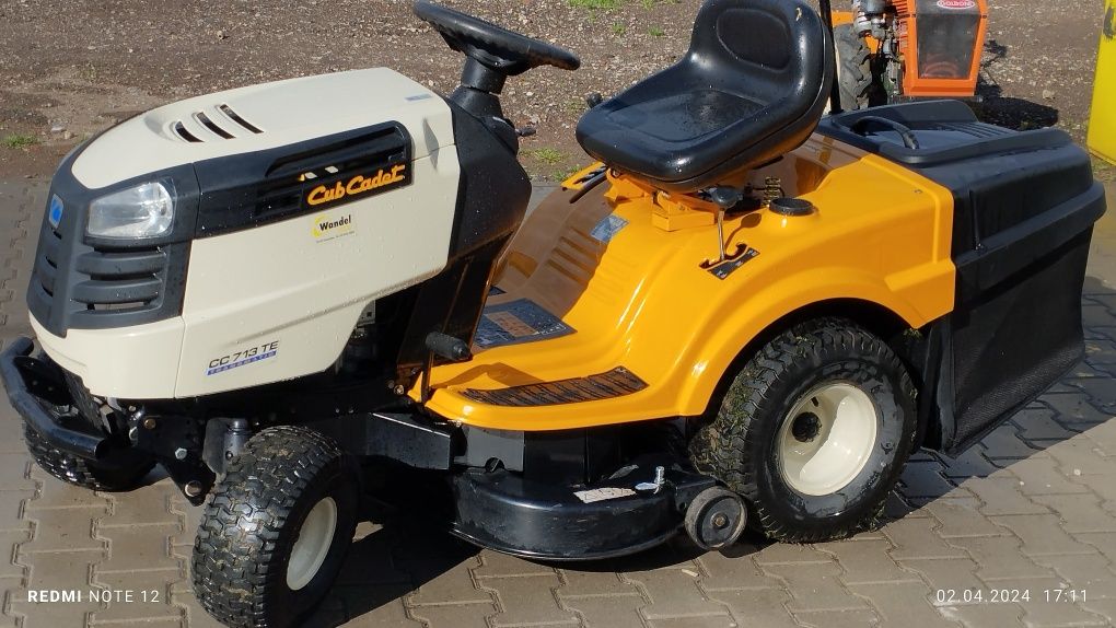 Tractor gazon iarba cub cadet