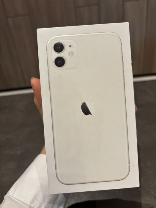 iPhone 11 • 128GB • Бял • Много добро състояние