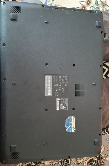 Acer noutbuk, kup ishlatilmagan, uyda yotgan
