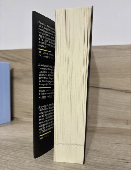 Carte “O magie de neîmblânzit”