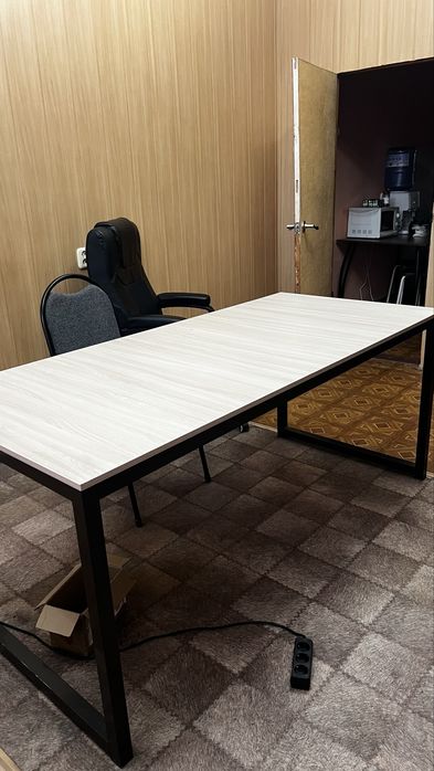 Стол офисный 1800 мм на 800 мм