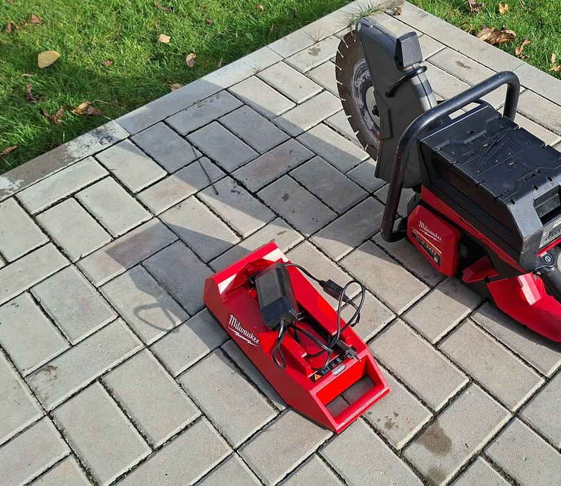 Milwaukee fierastrau