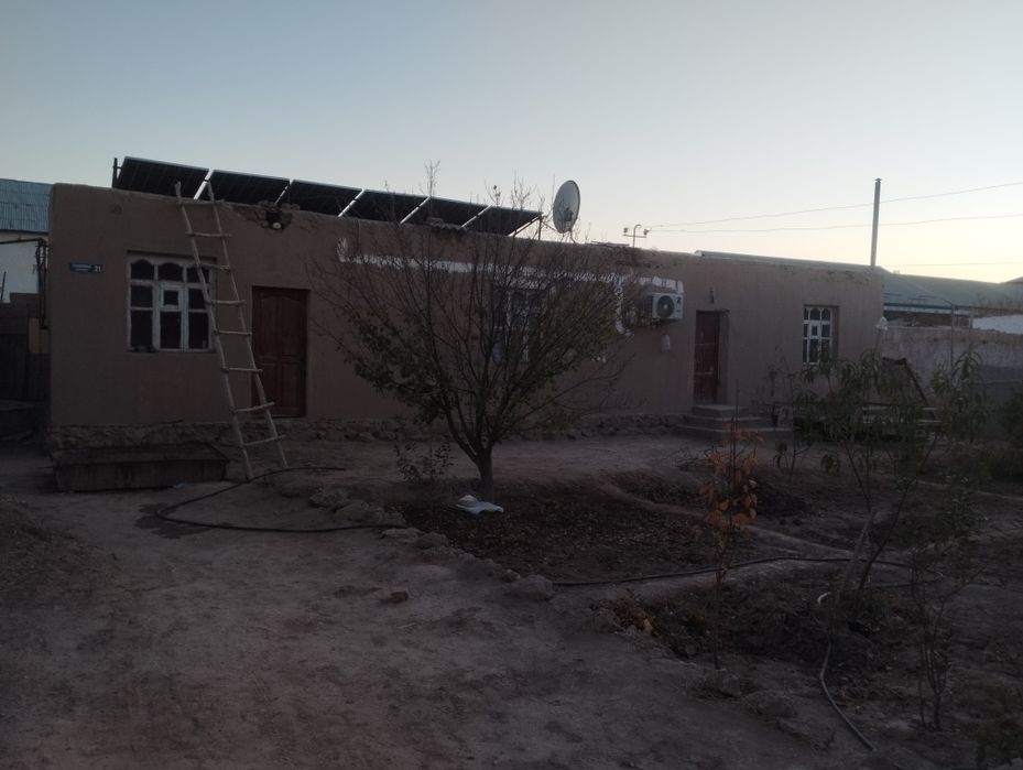 Uy satiladi taza jol targobiy gumbez qasinda