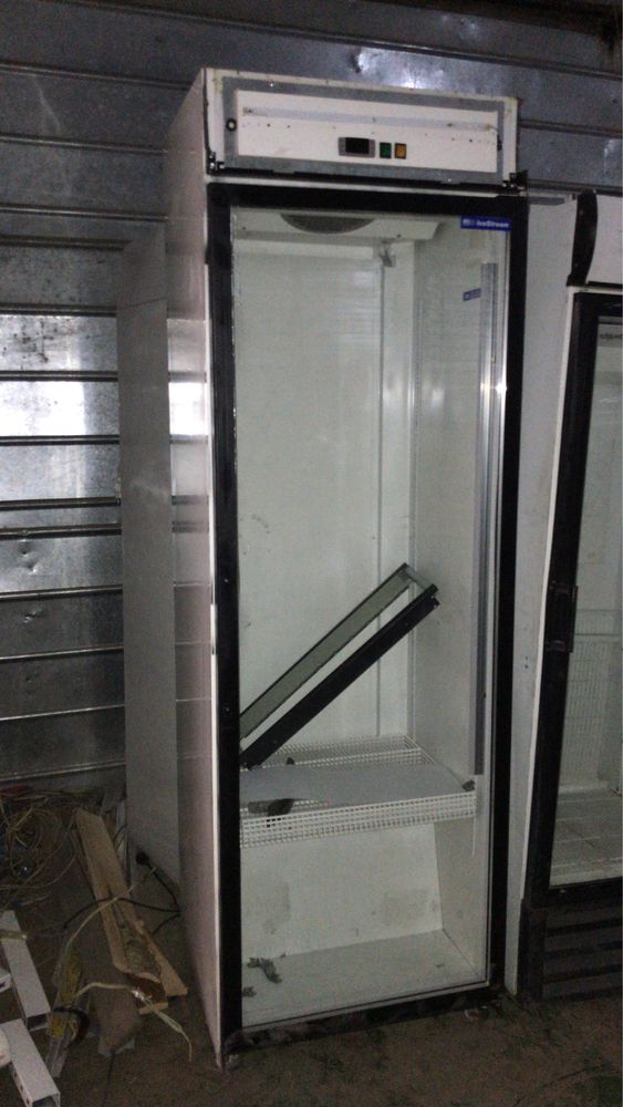 Продам холодильник стеллаж морозильник хлебный стеллаж
