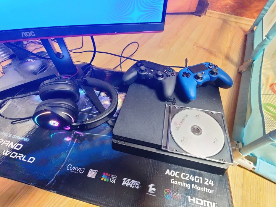 Vand pachet ps4 slim modat 1Tb!!