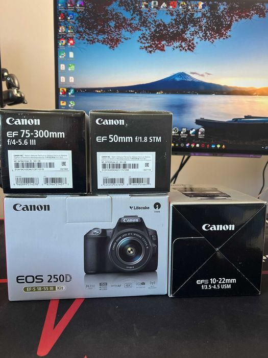 Canon 250D с обектив EF-S 18-55 f/5-5.6 III.