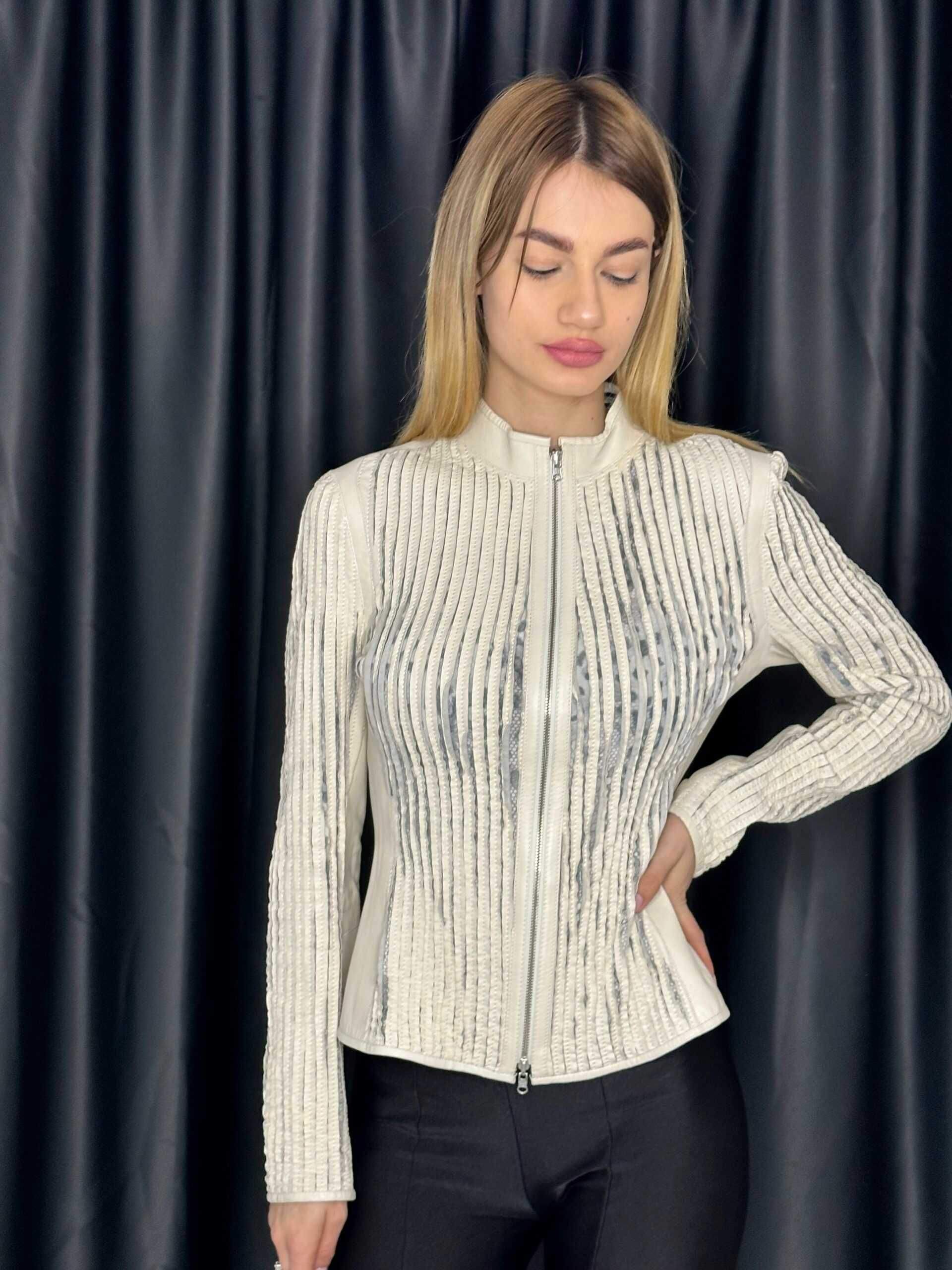 Geacă de piele extra fină, model exclusiv, culoarea crem, marime S