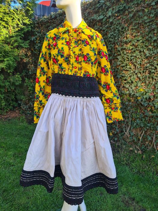 Costum Oas fusta si bluza