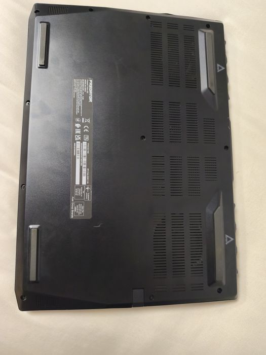 Vand Laptopt Acer - Predator I7-GEN10 RTX 2060 6GB 16GB RAM 1TB SSD