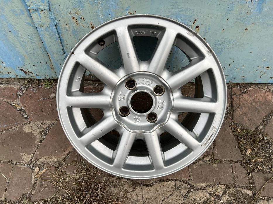 R15 диск от Ауди 80 В4, только 1 шт