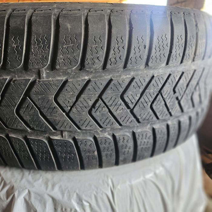 Зимние шины в хорошем состоянии