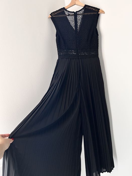 Salopetă plisată elegantă