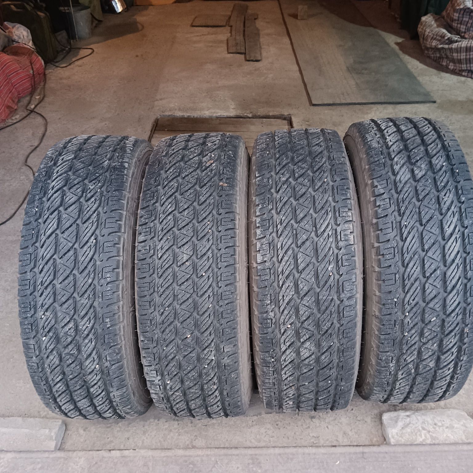 Продам Шины 265/70R16 Nitto.