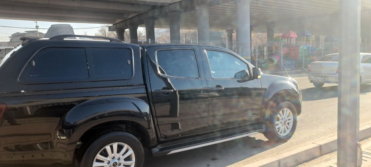 Isuzu d max sotiladi