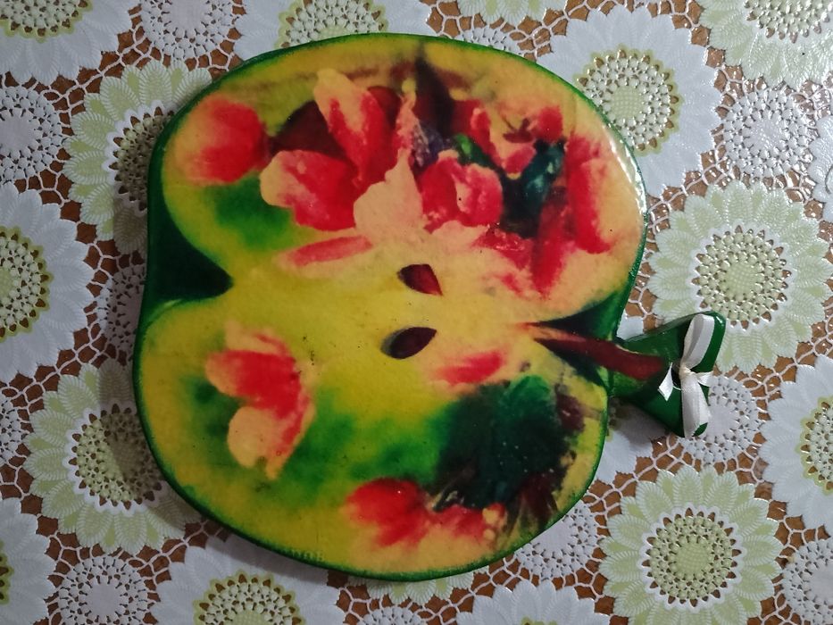 Кухонная доска с декором