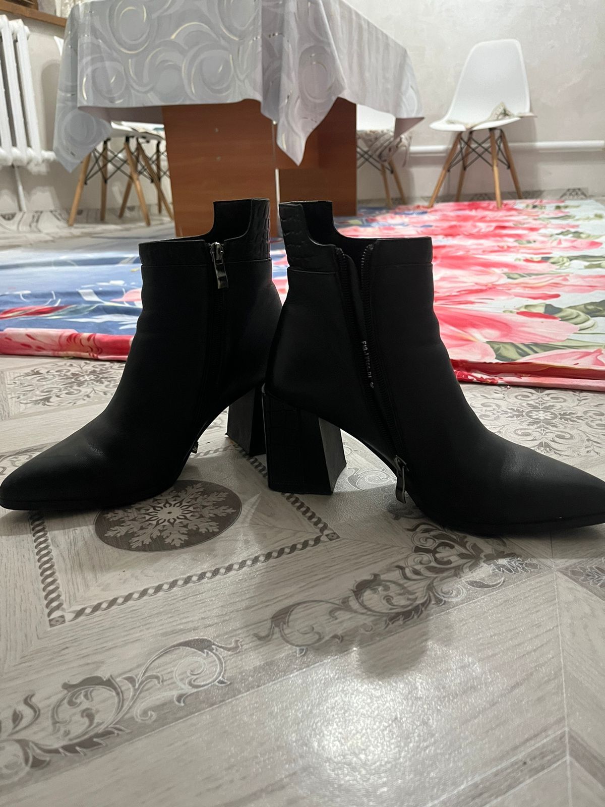 Продаётся сапожки