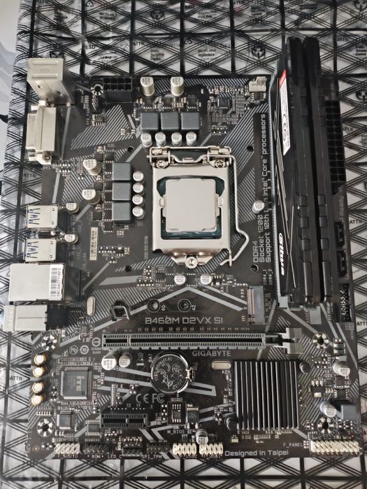 Продаю комплект материнская плата, процессор, оперативная память