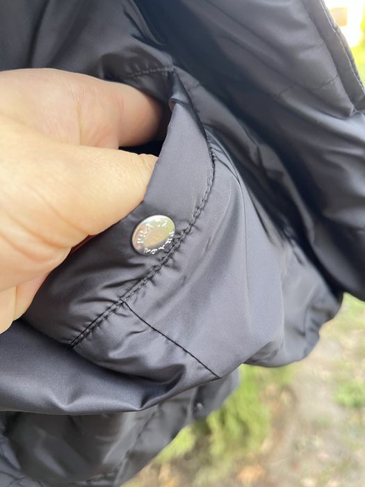 Vând geaca Prada originala cu blana naturala