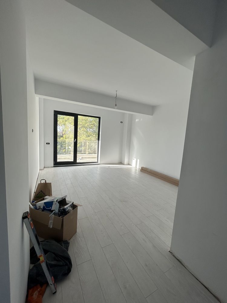 Apartament nou 3 camere,  zona straulesti, B-dul Petrila