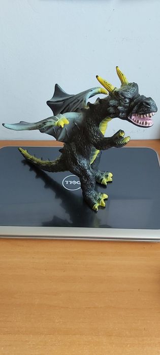 Dinozaur cu aripi cauciuc , 39cm.