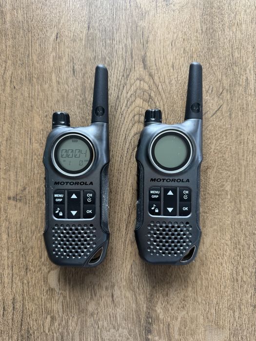 Set 2 Walkie-Talkies Motorola TLKR T8