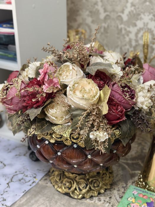 Декор гул, зал учун, роса чиройли