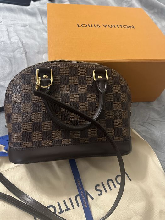 Vand geanta louis vuitton originla in stare impecabila.