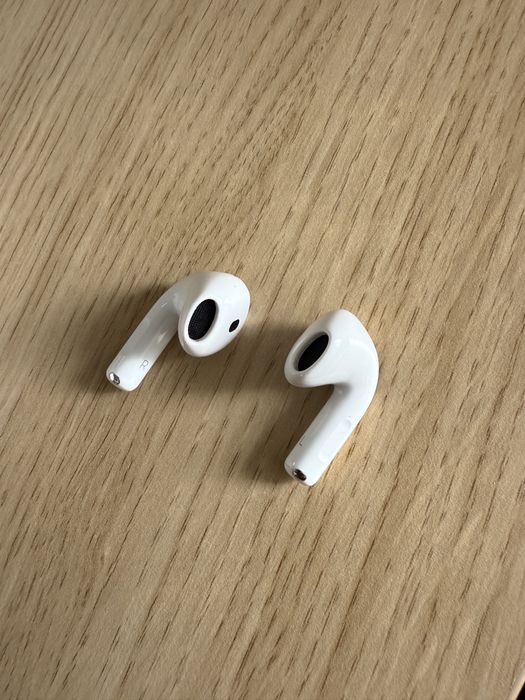 Apple AirPods 4 модел MXP63ZM/A