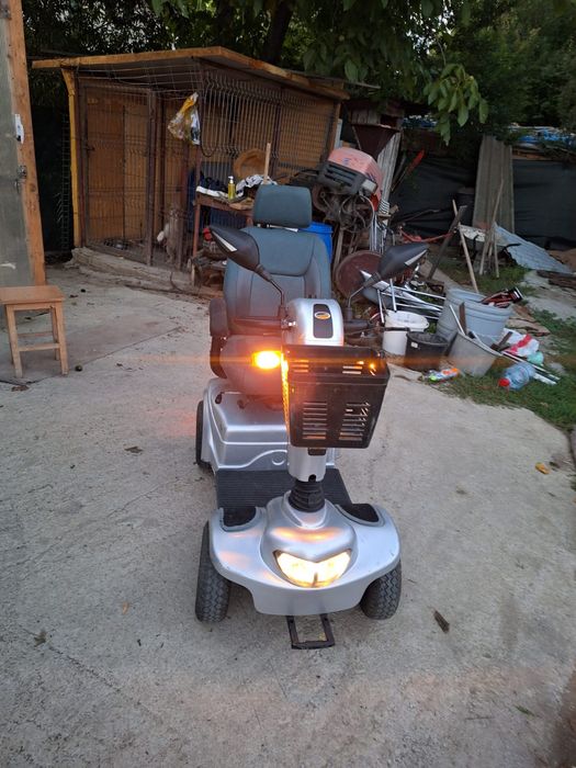 Carucior electric  persoane cu  handicap