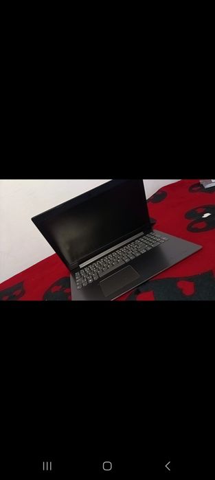 Vând laptop lenovo vrea cineva